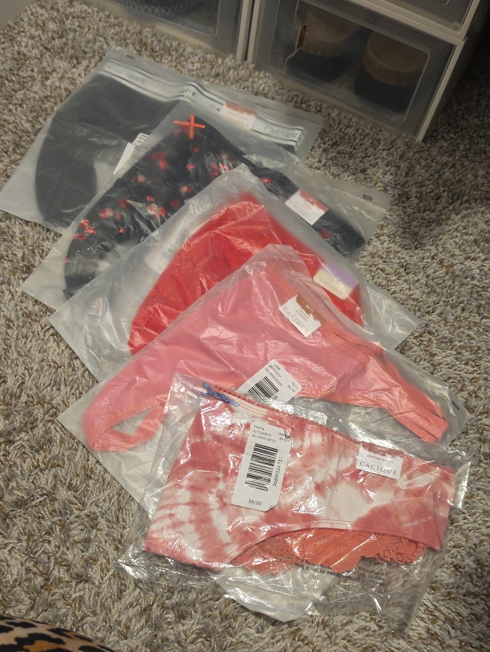 4 Pair Cacique Thongs & 1 Gstring